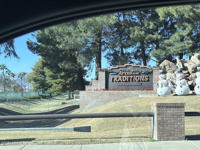 view of community / neighborhood sign