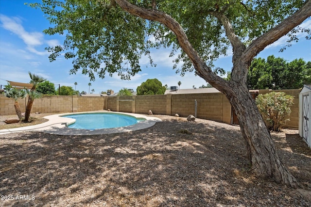 1939 E Alameda Dr, Tempe, AZ 85282 - view of swimming pool featuring a fenced backyard