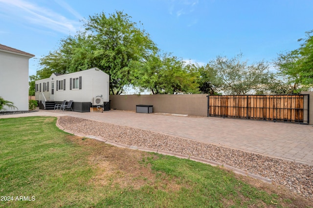 view of yard with a patio