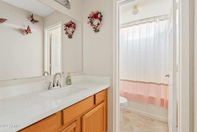 full bathroom featuring vanity, shower / bathtub combination with curtain, and toilet