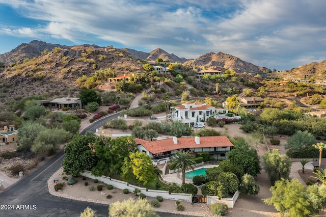 bird's eye view featuring a mountain view