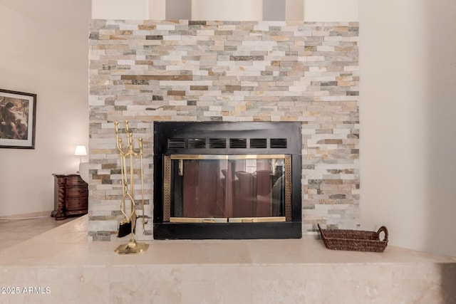 5237 N 106th Ave, Glendale, AZ 85307 - detailed view of a glass covered fireplace