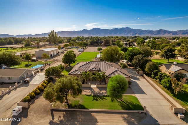 bird's eye view featuring a mountain view