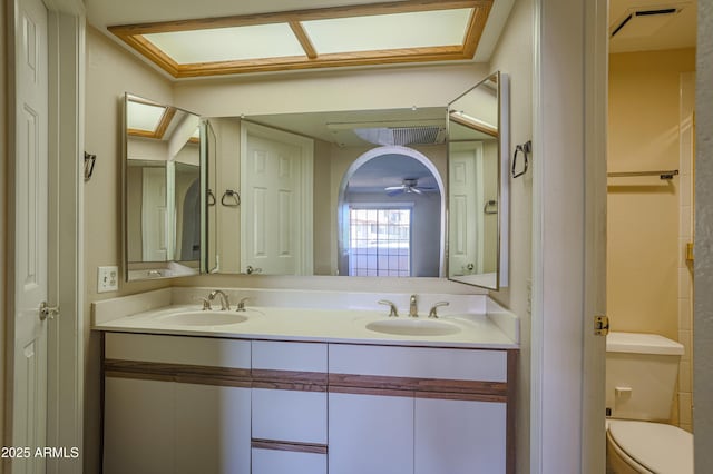 10410 N Cave Creek Rd Unit 2220, Phoenix, AZ 85020 - full bathroom featuring double vanity and toilet