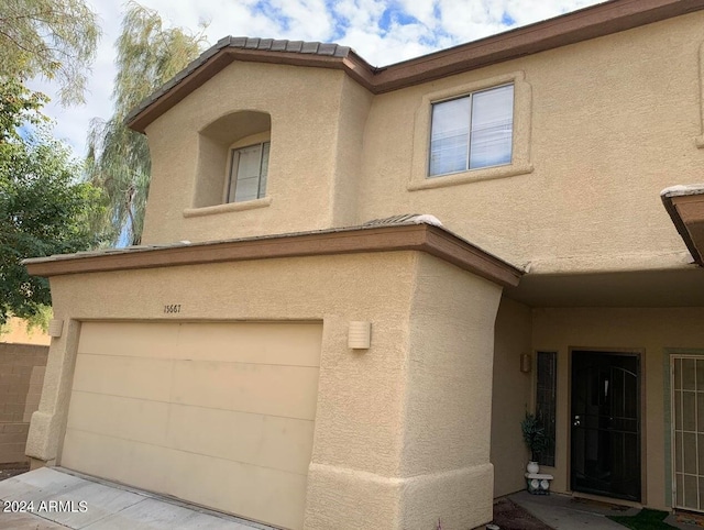 view of front of house featuring a garage