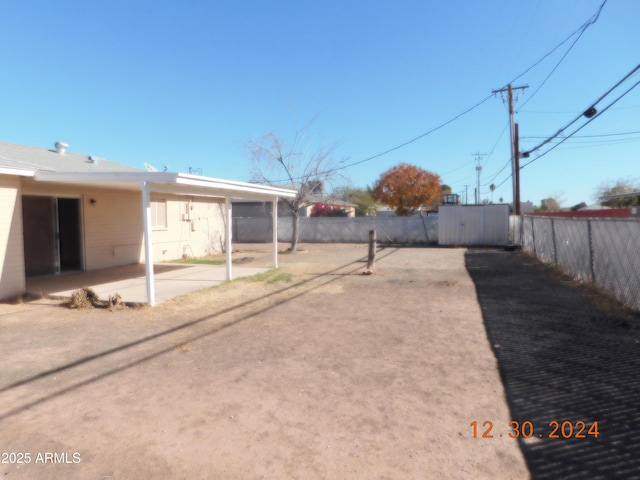 view of yard with a patio