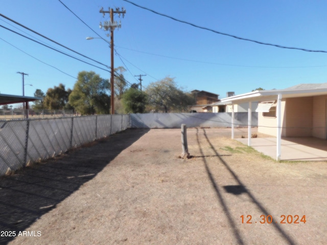 view of yard featuring a patio