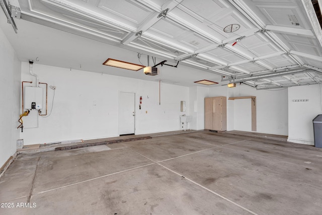 10809 W Harmony Ln, Peoria, AZ 85373 - garage featuring a garage door opener