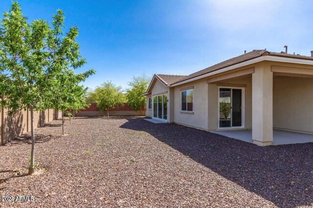 view of yard with a patio area