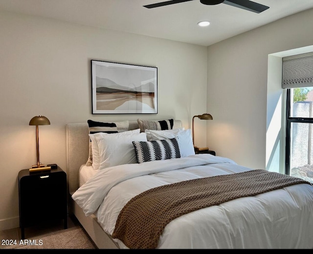 bedroom with ceiling fan