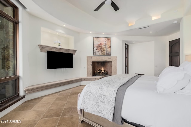 bedroom featuring ceiling fan