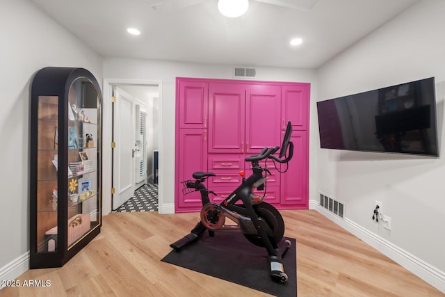 8219 S Pecan Grove Cir, Tempe, AZ 85284 - exercise room featuring a ceiling fan, light wood finished floors, baseboards, and recessed lighting