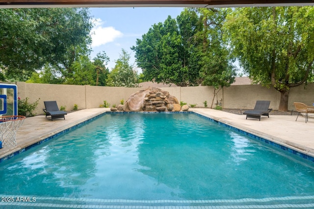 8219 S Pecan Grove Cir, Tempe, AZ 85284 - view of pool with a patio and a fenced backyard