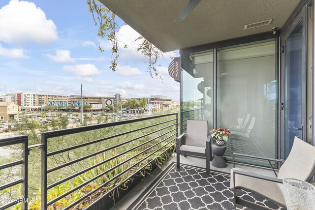 balcony with ceiling fan