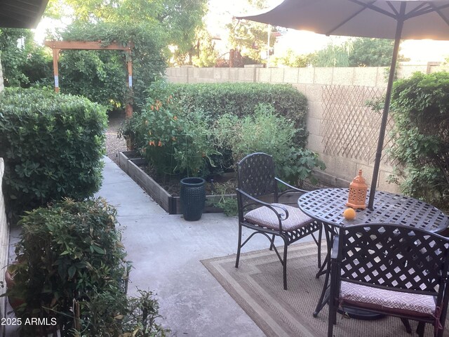 1036 E Wagon Wheel Dr, Phoenix, AZ 85020 - view of patio / terrace