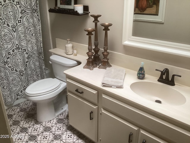 1036 E Wagon Wheel Dr, Phoenix, AZ 85020 - full bath with vanity and a shower with curtain