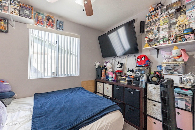 bedroom with ceiling fan