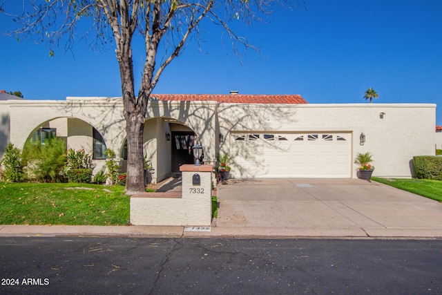 view of front of house featuring a garage