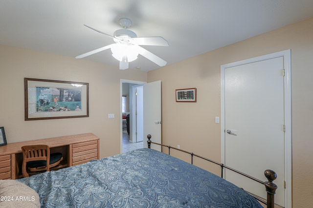 bedroom with ceiling fan