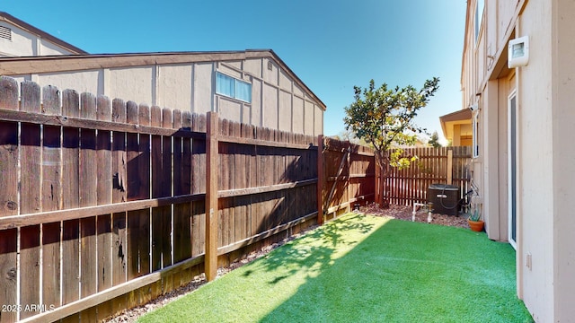 12445 N 21st Ave Unit 4, Phoenix, AZ 85029 - view of yard featuring central AC