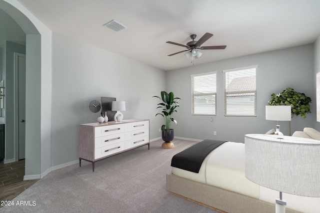 bedroom featuring ceiling fan