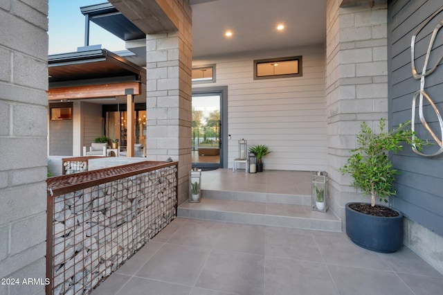 doorway to property with covered porch