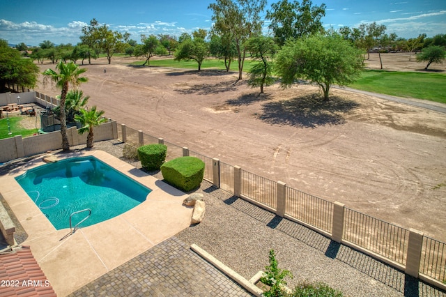 view of swimming pool