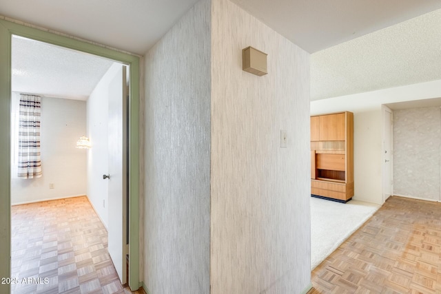 15608 N 57th Dr, Glendale, AZ 85306 - hall featuring baseboards