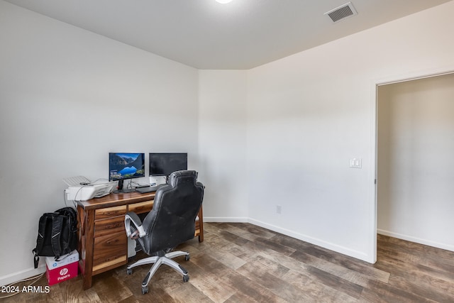 office space with hardwood / wood-style flooring