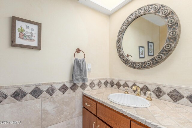 8043 E Laurel St, Mesa, AZ 85207 - bathroom with vanity
