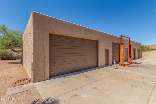 8043 E Laurel St, Mesa, AZ 85207 - view of garage