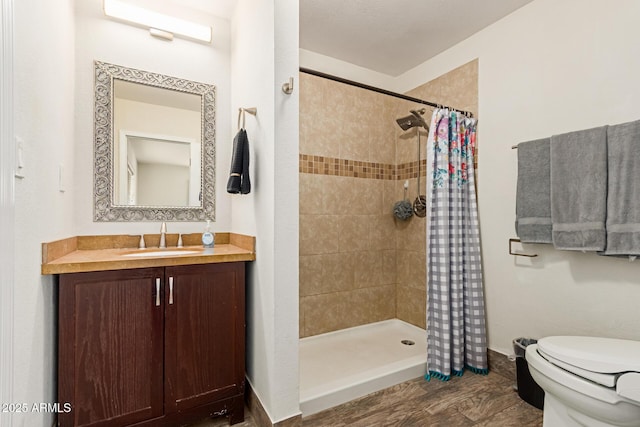 332 S 83rd Pl, Mesa, AZ 85208 - full bath featuring tiled shower, vanity, and wood finished floors