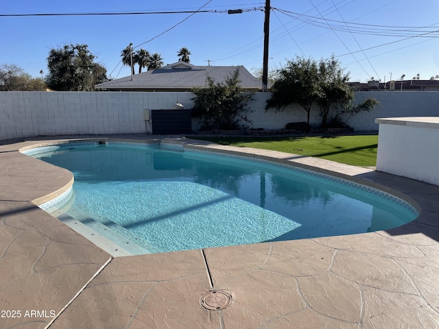 1421 W Pasadena Ave, Phoenix, AZ 85013 - view of swimming pool with a fenced backyard
