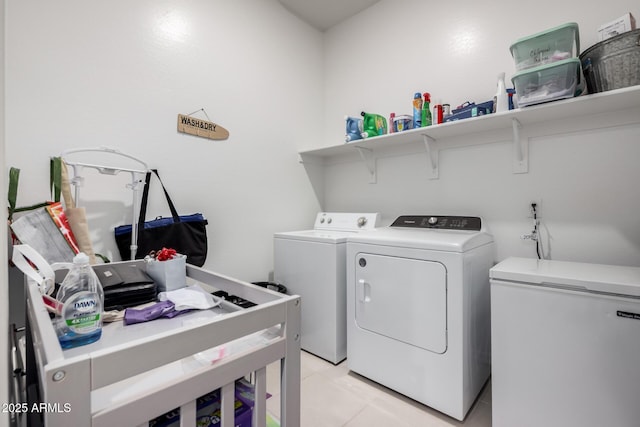 4044 E Dawson Dr E, Chandler, AZ 85249 - laundry room featuring washing machine and dryer and light tile patterned flooring