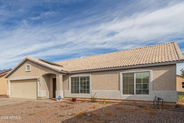 view of front facade featuring a garage