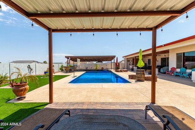 view of swimming pool with an outdoor hangout area and a patio area