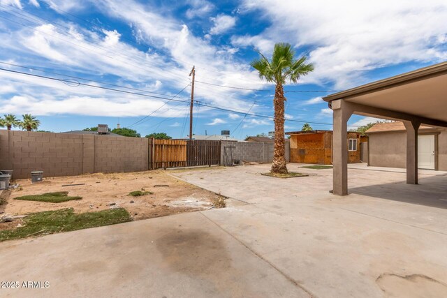 8542 N 30th Dr, Phoenix, AZ 85051 - view of yard featuring a patio area