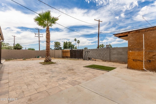 8542 N 30th Dr, Phoenix, AZ 85051 - fenced backyard with a patio