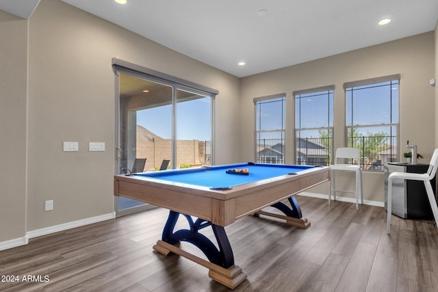 playroom featuring billiards, baseboards, wood finished floors, and recessed lighting