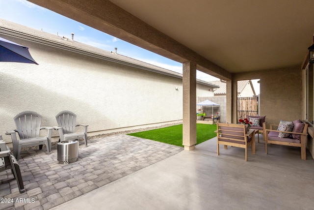 view of patio featuring outdoor lounge area