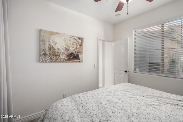 bedroom with ceiling fan