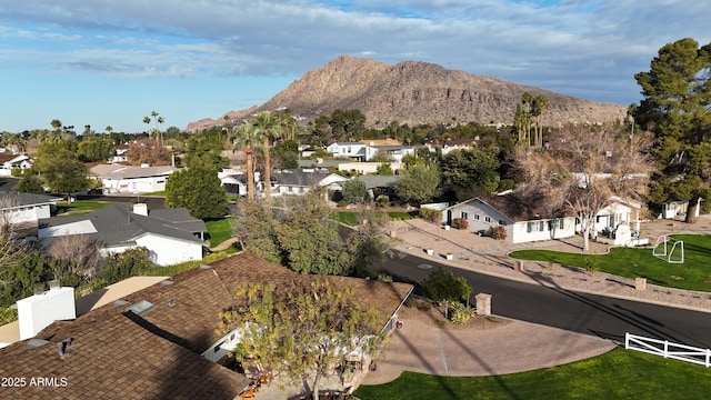 bird's eye view with a mountain view