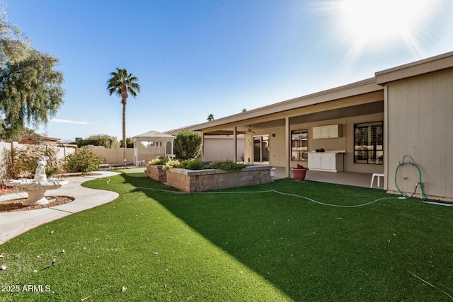 view of yard featuring a patio area