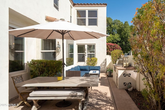 view of patio / terrace featuring an outdoor hangout area