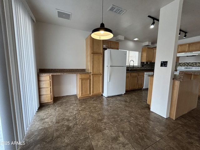 6842 S 42nd Pl, Phoenix, AZ 85042 - kitchen with white appliances, under cabinet range hood, a sink, tasteful backsplash, and pendant lighting