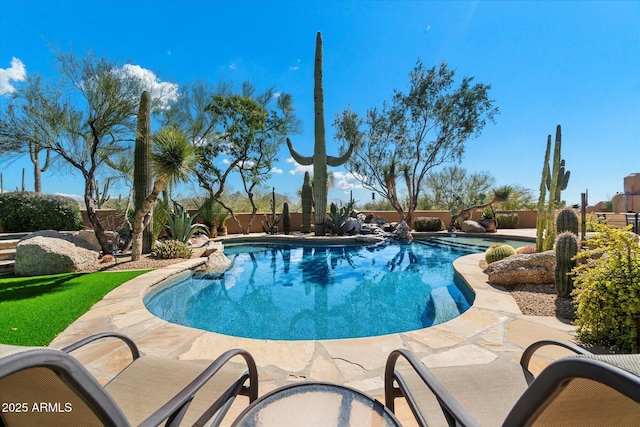 view of swimming pool