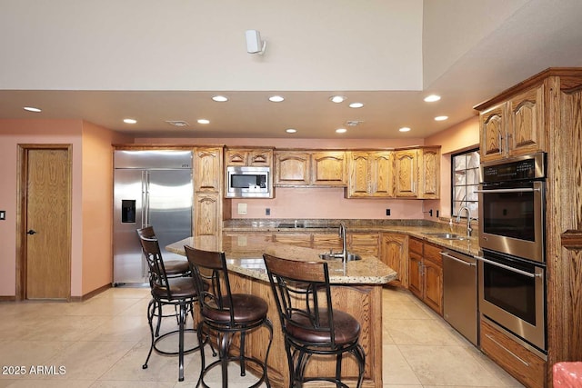 11215 N Garland Cir, Fountain Hills, AZ 85268 - kitchen with recessed lighting, a sink, and built in appliances
