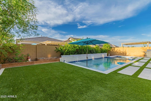 2316 E Canary Dr, Gilbert, AZ 85297 - view of yard with a hot tub and a patio area