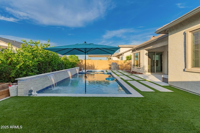 2316 E Canary Dr, Gilbert, AZ 85297 - view of pool featuring a patio and a hot tub