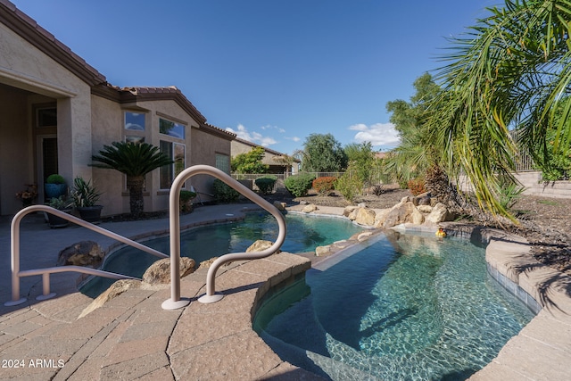 view of swimming pool